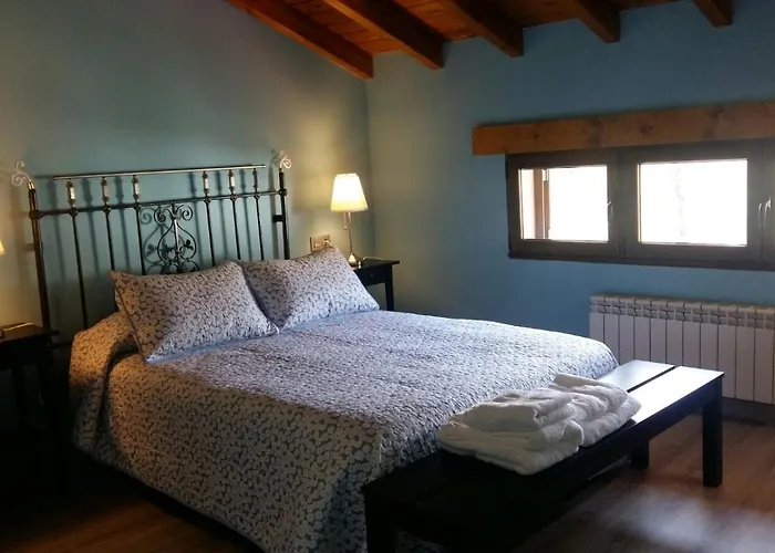 Turistico Casas De Manuel * La Pola de Gordon